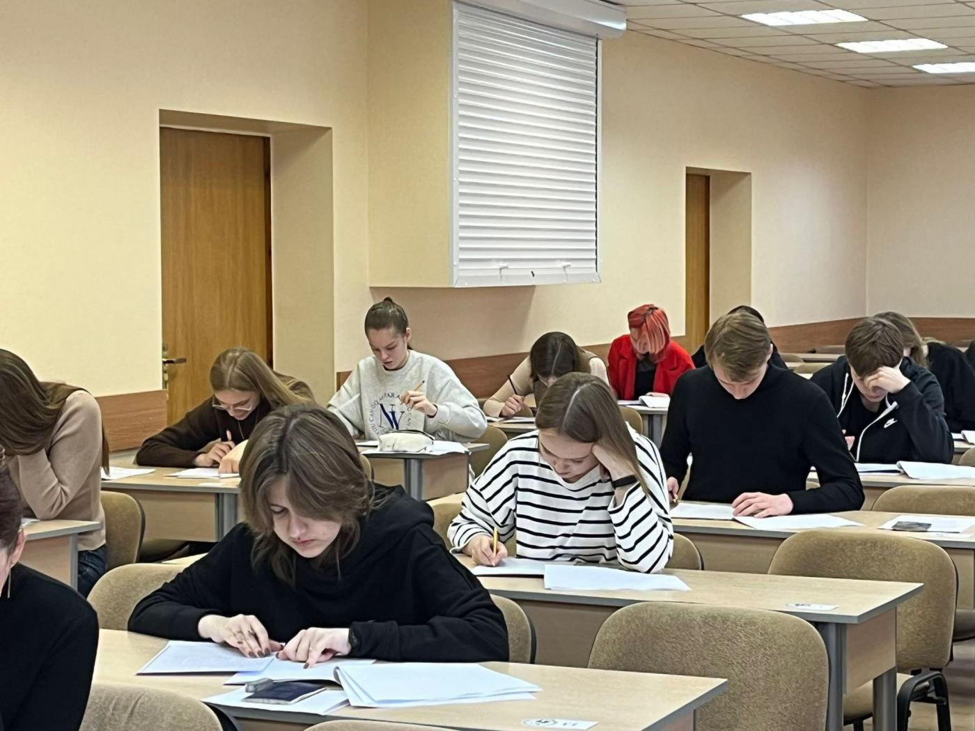 科技孔子学院HSK考试顺利举行